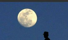 在暴风雨中坚强