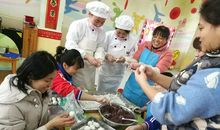 其乐融融庆元宵，温暖和谐一家亲