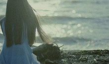 雨中美丽的背影