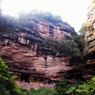 美丽的紫色围巾山