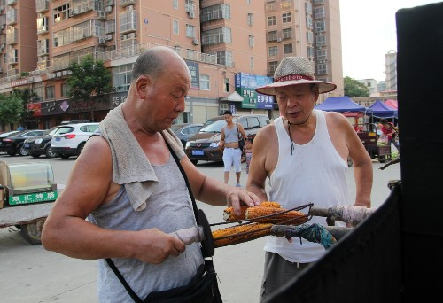 爷爷卖烧烤