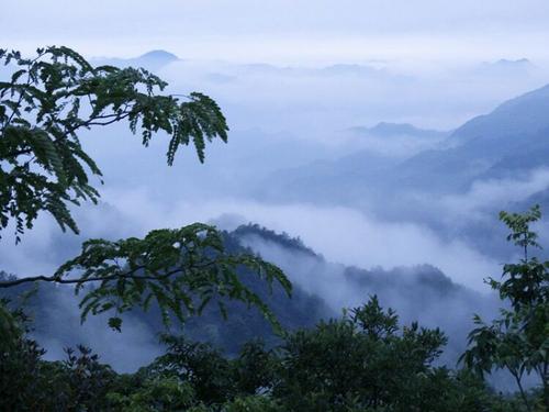 奶奶的寨子山