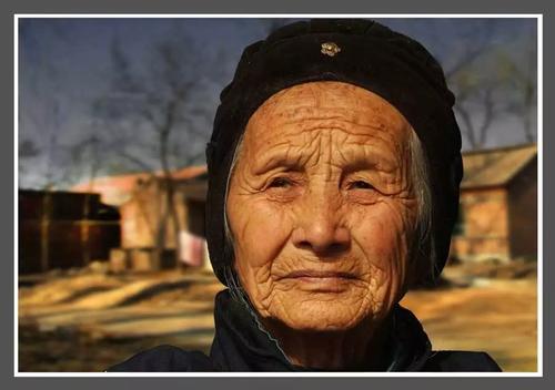 看到母亲白发的那一刻