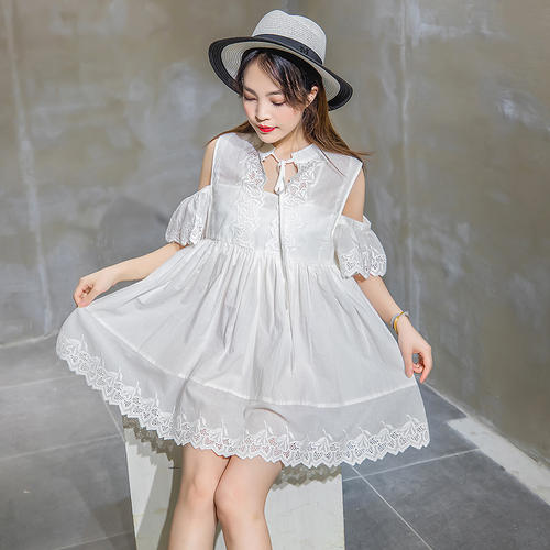 白色礼服