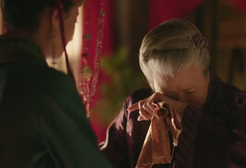 有一件事我不敢告诉我的祖母