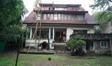 历史总被雨打风吹去