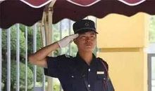 可敬的门卫老伯