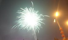 夜空下的电火花