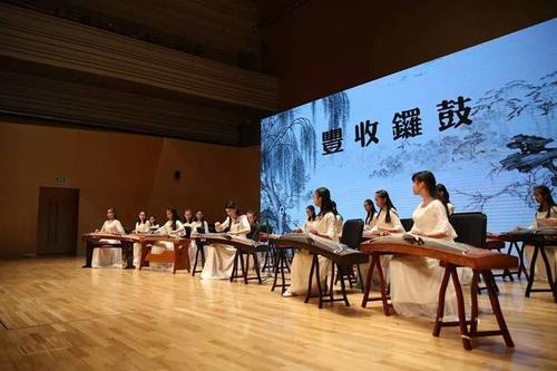 那个深秋天，我和古筝。
