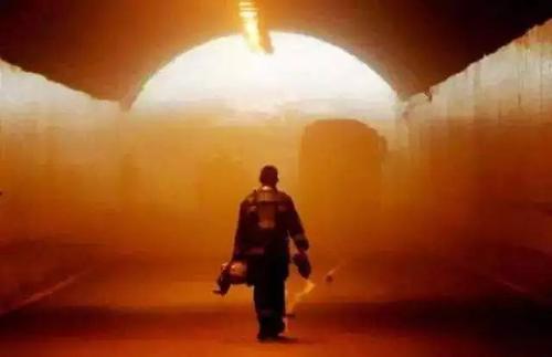 后视图隐藏在时间