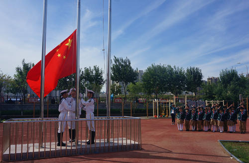 爱国主义从牧场仪式开始