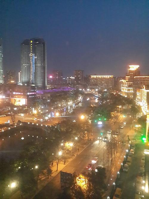 我窗外的夜景