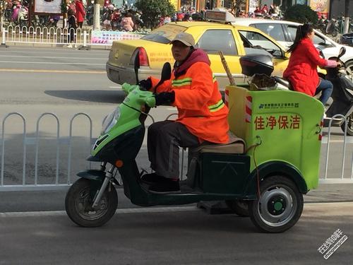 可爱和可敬的卫生工作者