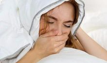 母亲怀中的婴儿