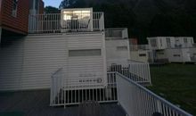 站在弯道的门口