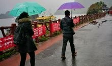 朝前方我们一路同行