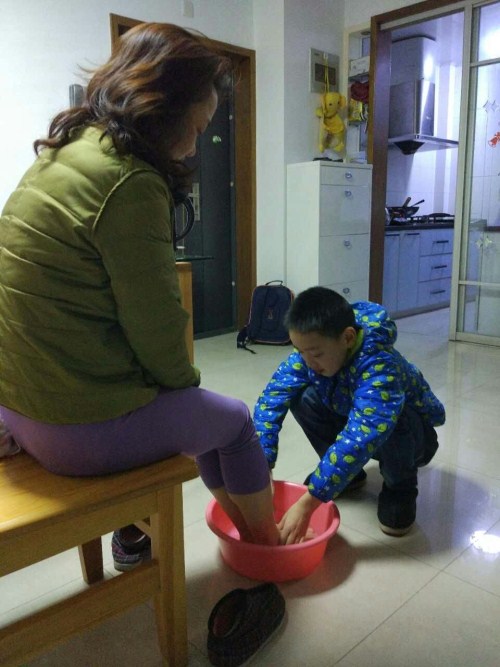 今天，我为母亲做点什么。