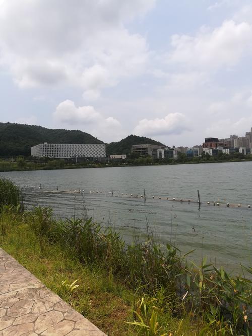 梅西湖之旅
