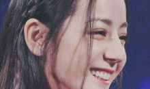 她的眼睛触动了我的心灵