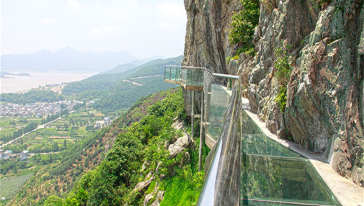 旅游毛阳玻璃飞机