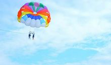 刺激的海上降落伞