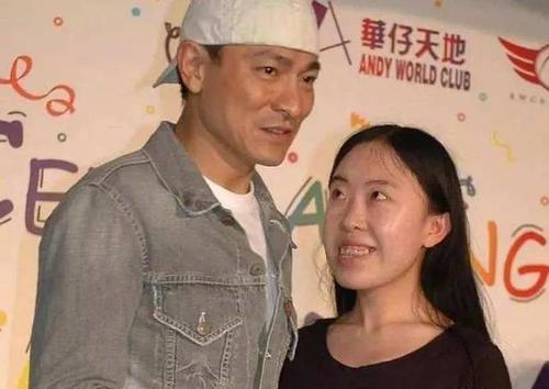 因为你的爱，我被插入了