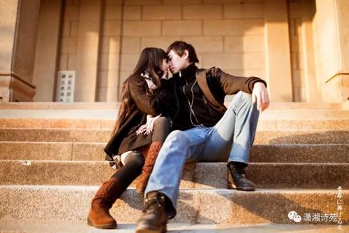 通过18岁的青年