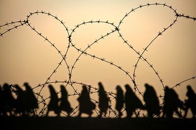 我努力摆脱麻烦。