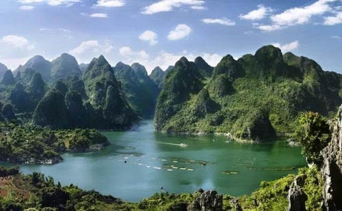 迷人的万丰湖