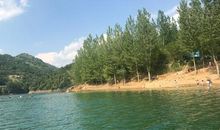 与青山绿水相伴