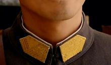 坚强闪烁在泪光里