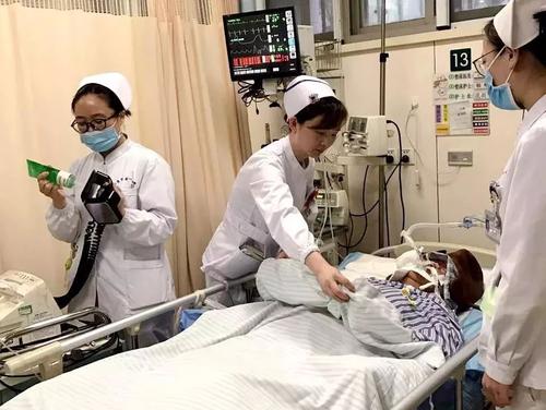 医护人员很高兴有您