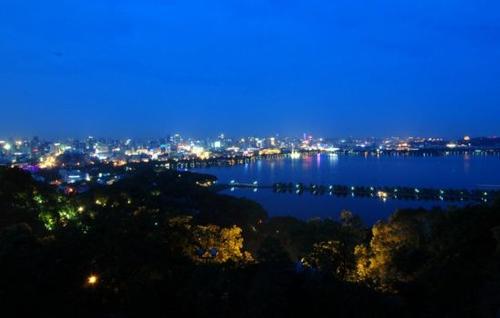 美丽的宝石山