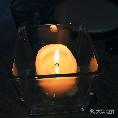 领奖台上的蜡烛