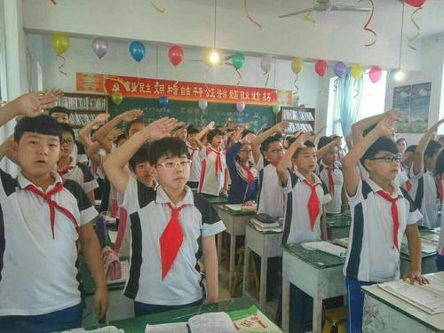 我不能忘记六年的小学生生活