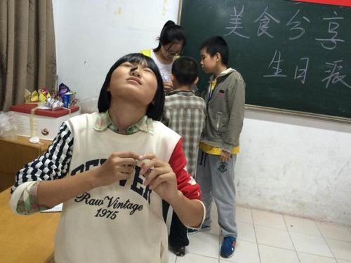 爆发，吃酒精游戏