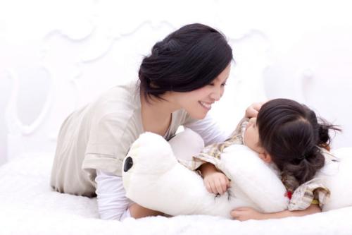 妈妈和爸爸，你的女儿爱你。