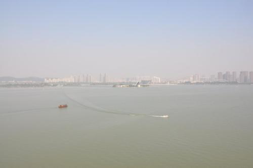 云龙湖在月光下