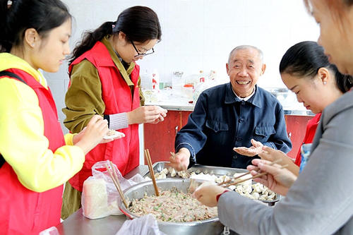别忘了与聚会合作