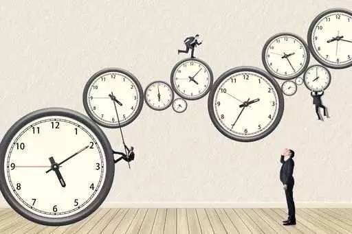 时间越来越支离破碎，我们还需要书桌吗？