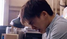 沉醉在哭泣的世界里