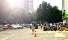 难忘的街头一幕