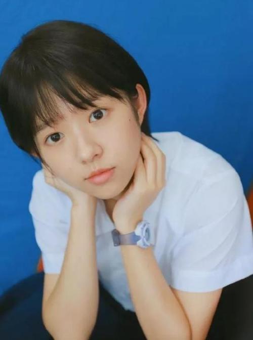 她害怕它