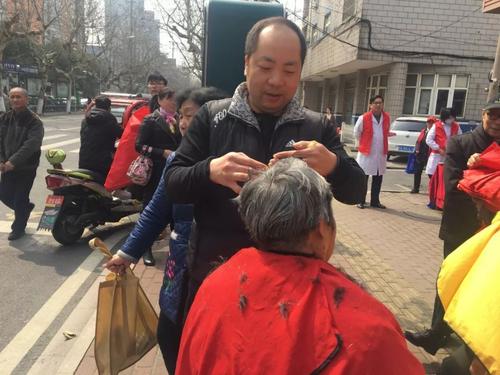 一个志愿者