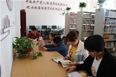 徜徉在书中的海洋中