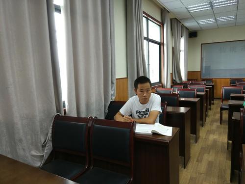 花在讲台上的那一刻