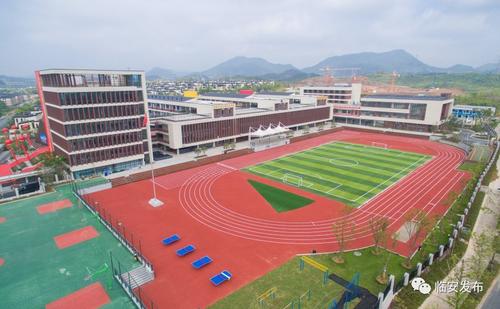 美丽的育才小学