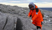 《难舍难言在南极》观后感