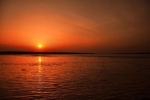 黄河海滩的夜晚