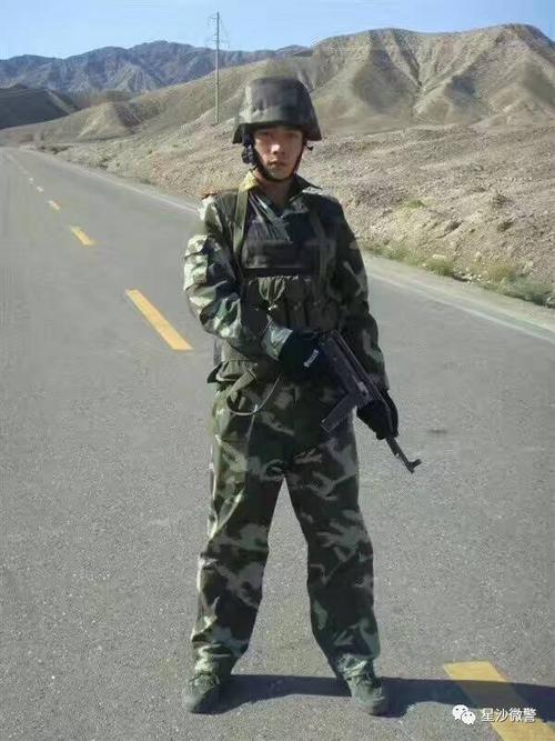 那个橄榄绿色
